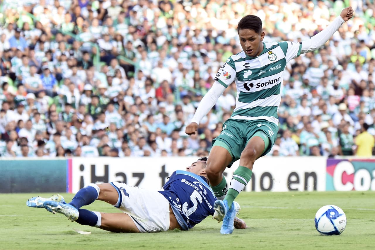 Adrián Lozano, de Santos Laguna.