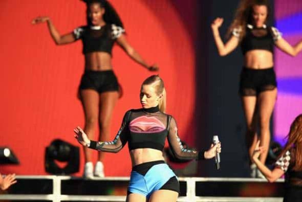 La estrella sexy del Hip Hop dejó a más de uno babeado a propósito de su sugerente coreografía durante su presentación en el cierre del festival de verano en LA #MadeInAmerica. ¿Quieres ver más fotos? más fotos aquí