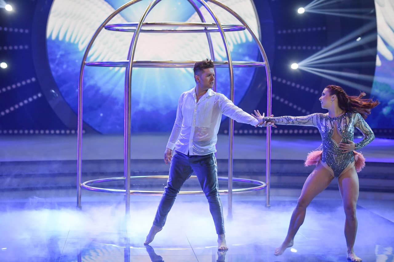 Una vez más les tocó bailar en segunda ronda. Ahora El Dasa ejecutó la coreografía de la canción 'Photograph'.