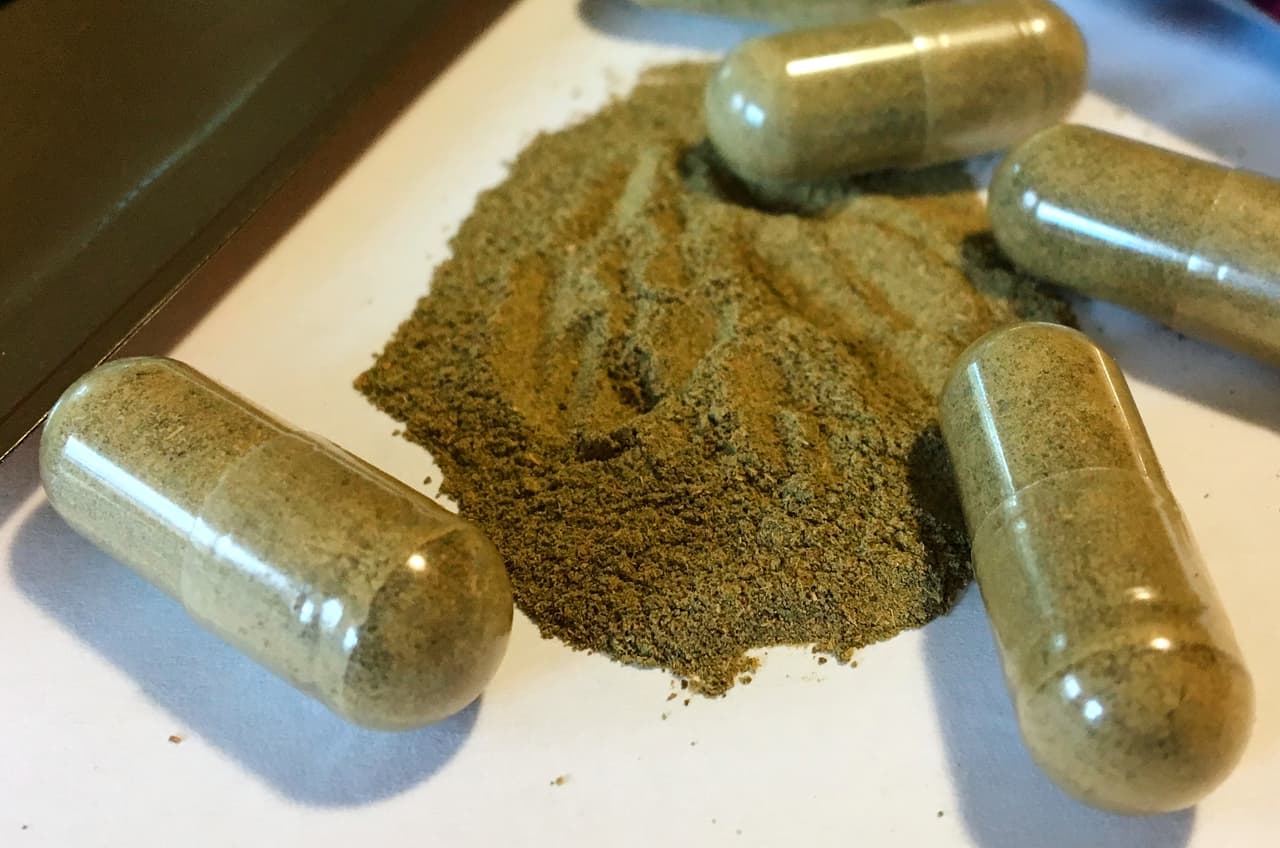 Las muertes de estudiantes en la Universidad de Misisipí podrían estar relacionadas con el consumo de Kratom