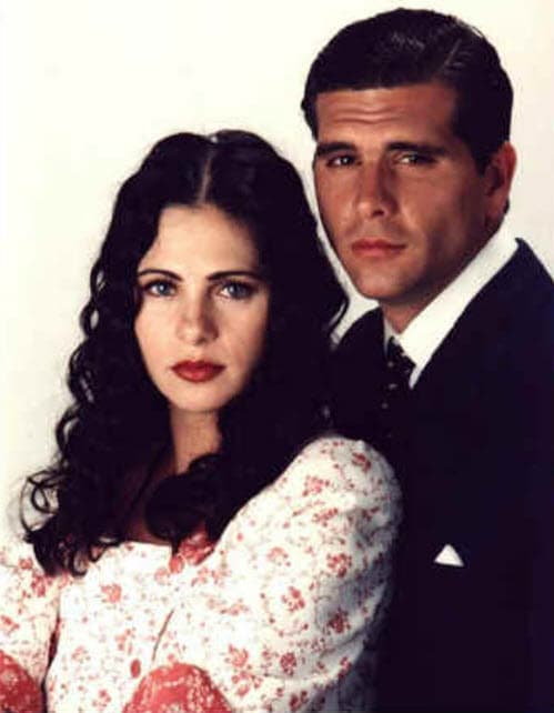 Después de encabezar el elenco de la telenovela peruana 'Isabella, mujer enamorada' junto a Christian Meier, en 1999 abandonó su carrera como actriz.