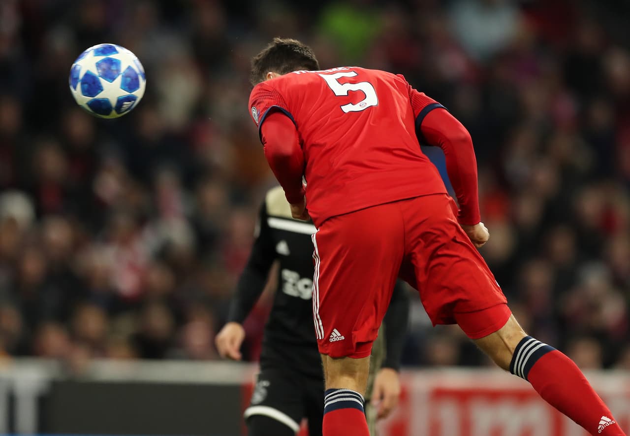 El primer gol del partido llegó muy temprano, al minuto 4, por lo que se presumía una goleada de los locales.