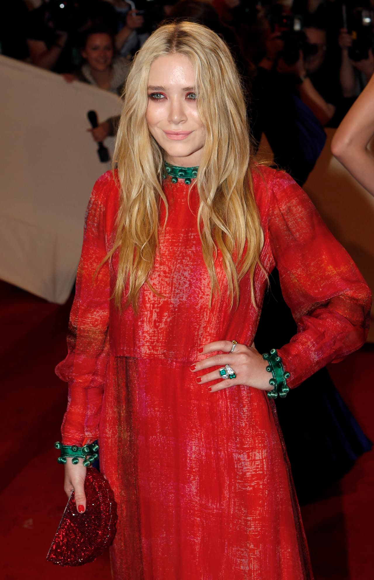 El covid-19 no solo ha ocasionado la muerte de miles de personas, también mantiene en confinamiento a la mayor parte de la población mundial. Además ha impactado de manera indirecta en la vida de muchas personas. Mary-Kate Olsen es una de ellas.