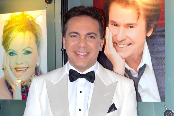 Cristian ha repetido en varias ocasiones que no tiene un lazo afectivo con el comediante pues creció sin él, sin embargo, en los últimos años han llevado una buena relación.