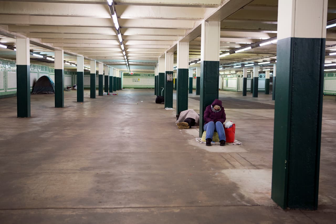 Si los túneles no huelen a orina, huelen a cloro.