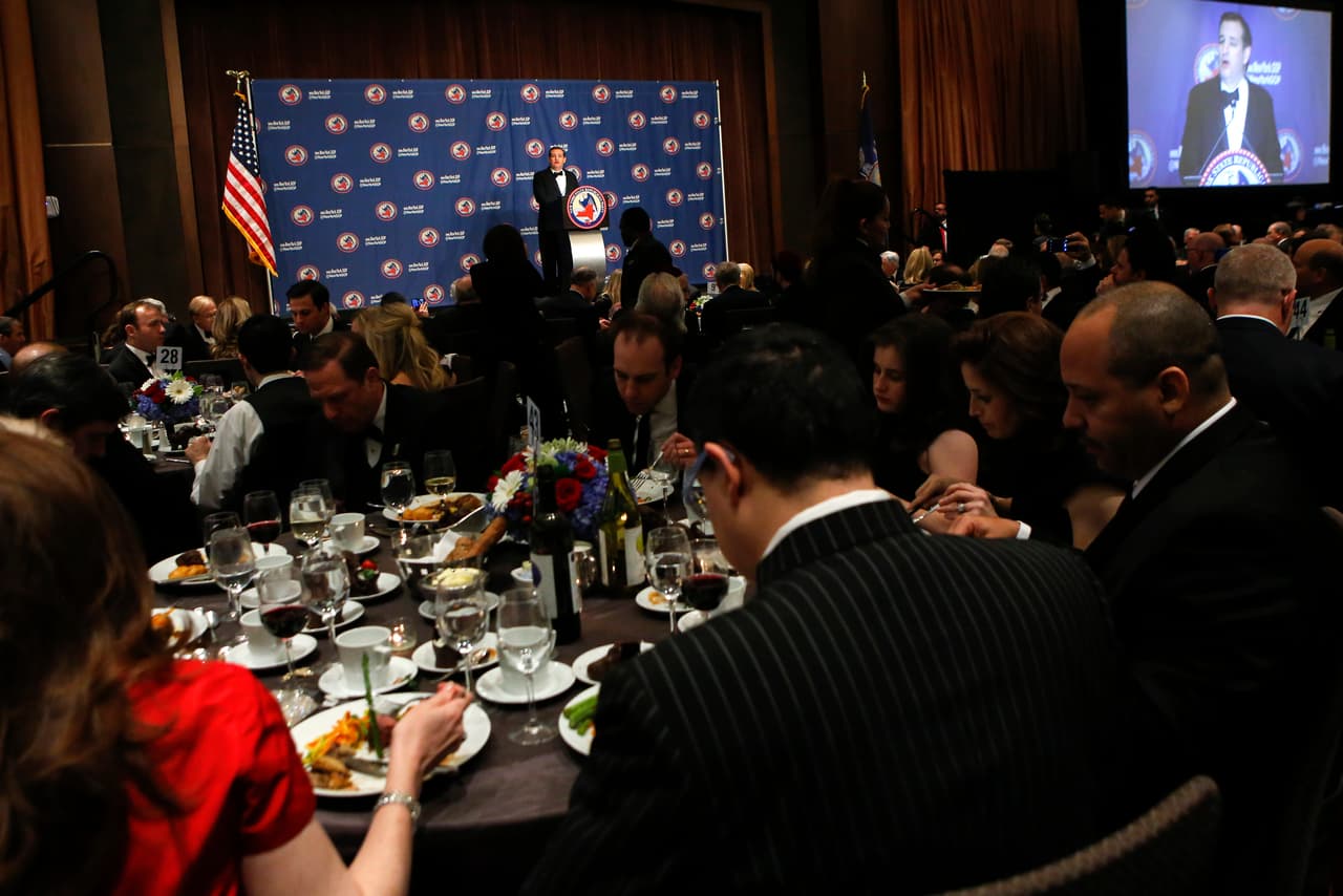 El senador por Texas Ted Cruz, en la gala anual del partido Republicano el 14 de abril. Lo cierto es que las encuestas lo ubican último, ya que su perfil conservador y sus comentarios sobre los "valores de Nueva York" no tienen espacio en este estado.