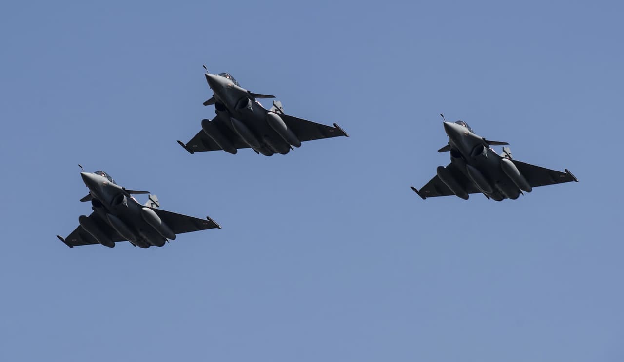 Francia ataca bastión del ISIS en Siria