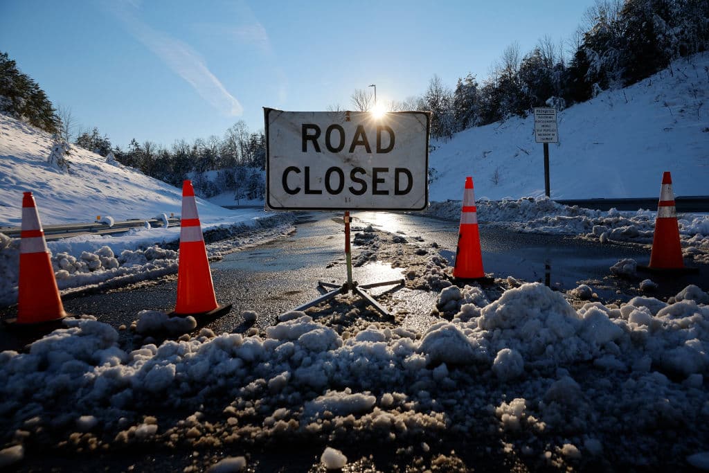 Nuevas nevadas ponen en alerta el noreste de EEUU, fuerzan el cierre de escuelas y complican el transporte