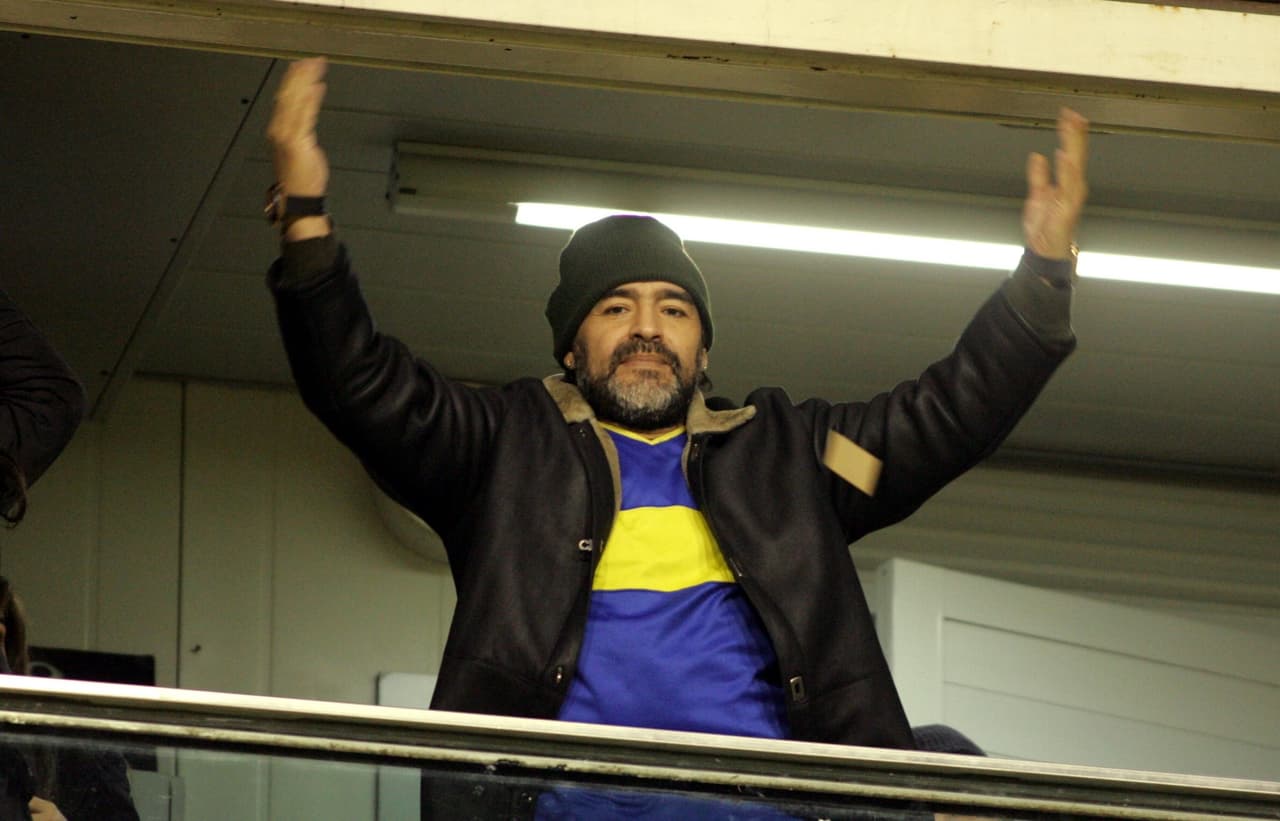 Visto y pedido por Maradona, ‘el Matador’ llegó al equipo arropado por el ‘10’ y por la afición.