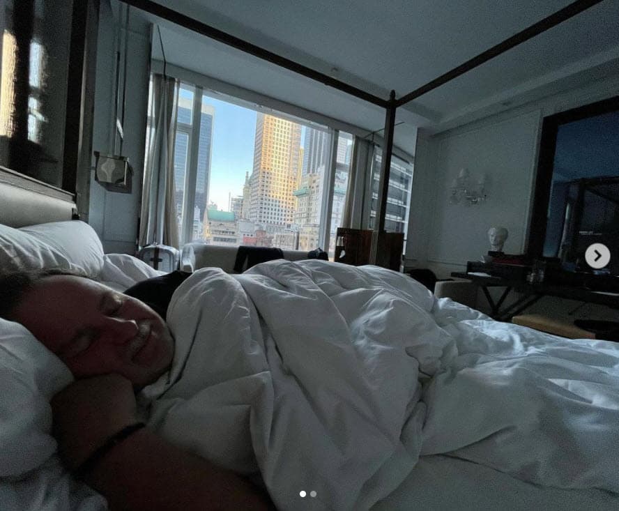 El presentador llegó a Manhattan desde el pasado fin de semana y ha documentado su paso por esta ciudad en la última semana del año.