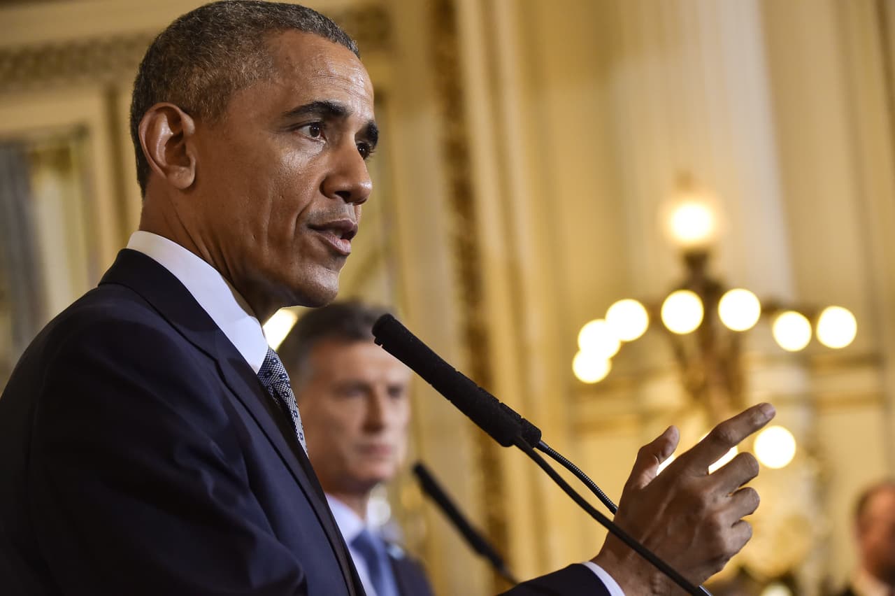 Obama: vigilar barrios musulmanes como pide Ted Cruz es "antiestadounidense"