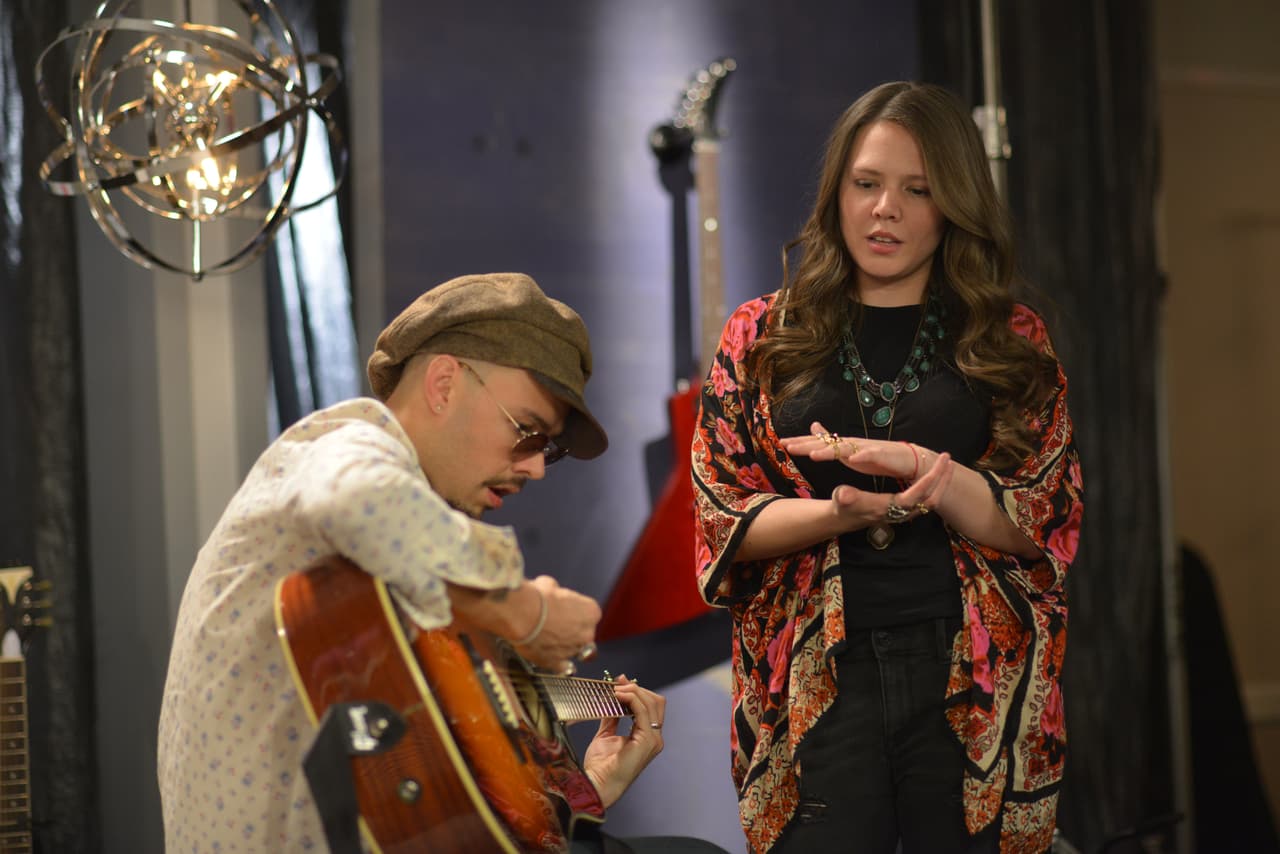 Llegarán a esta edición de Premio Lo Nuestro con el material 'Un Besito Más', del que se desprenden temas como 'Qué Pena me Da' y 'No Soy Una de Esas', con Alejandro Sanz.