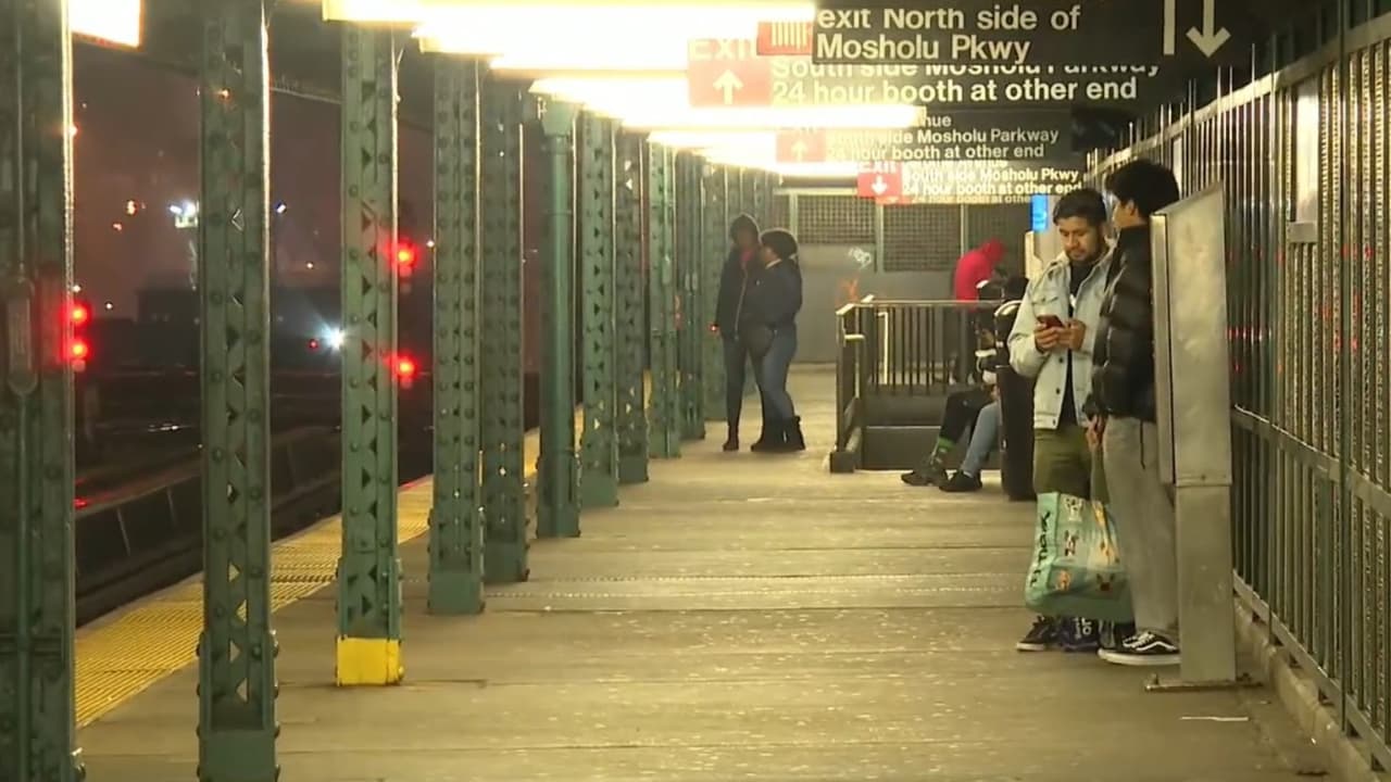 Violencia en el subway no da tregua ni en Navidad: 2 personas fueron apuñaladas