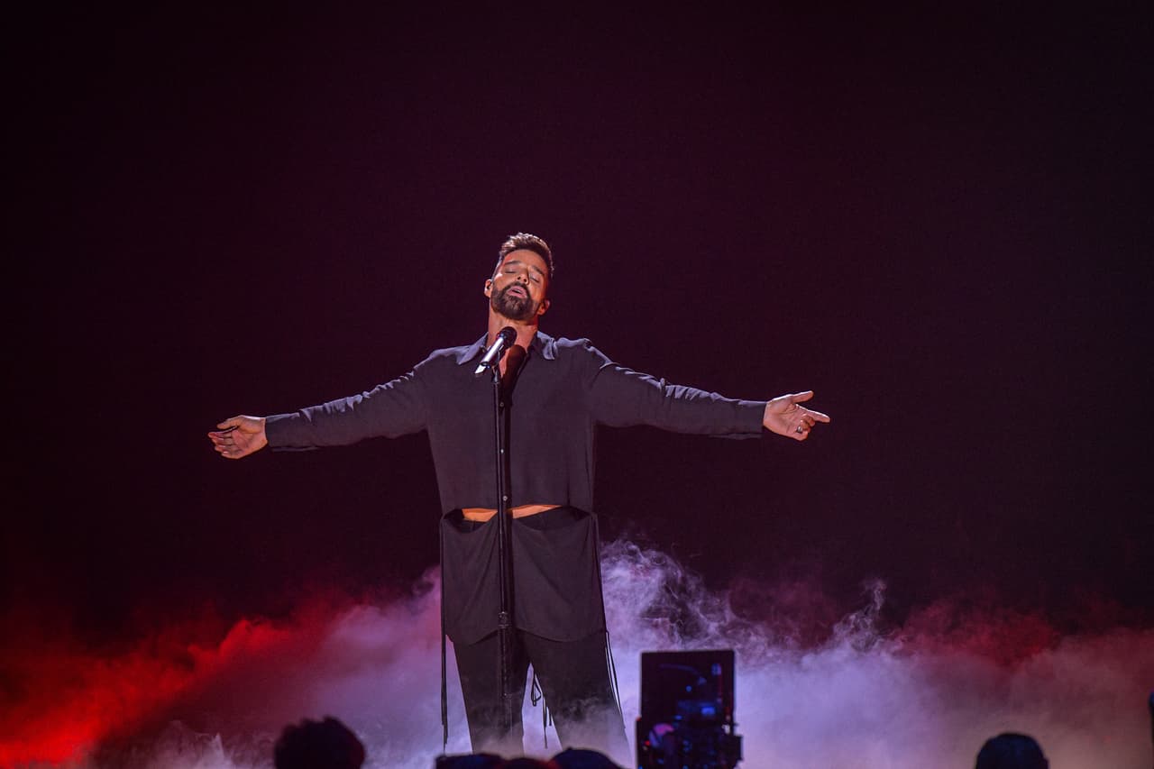 Durante su trayectoria, Ricky Martin ha conquistado 14 Premio Lo Nuestro, incluidos el Premio Máximo a la Excelencia, en 2008, y el Premio Ícono Mundial, en 2011.