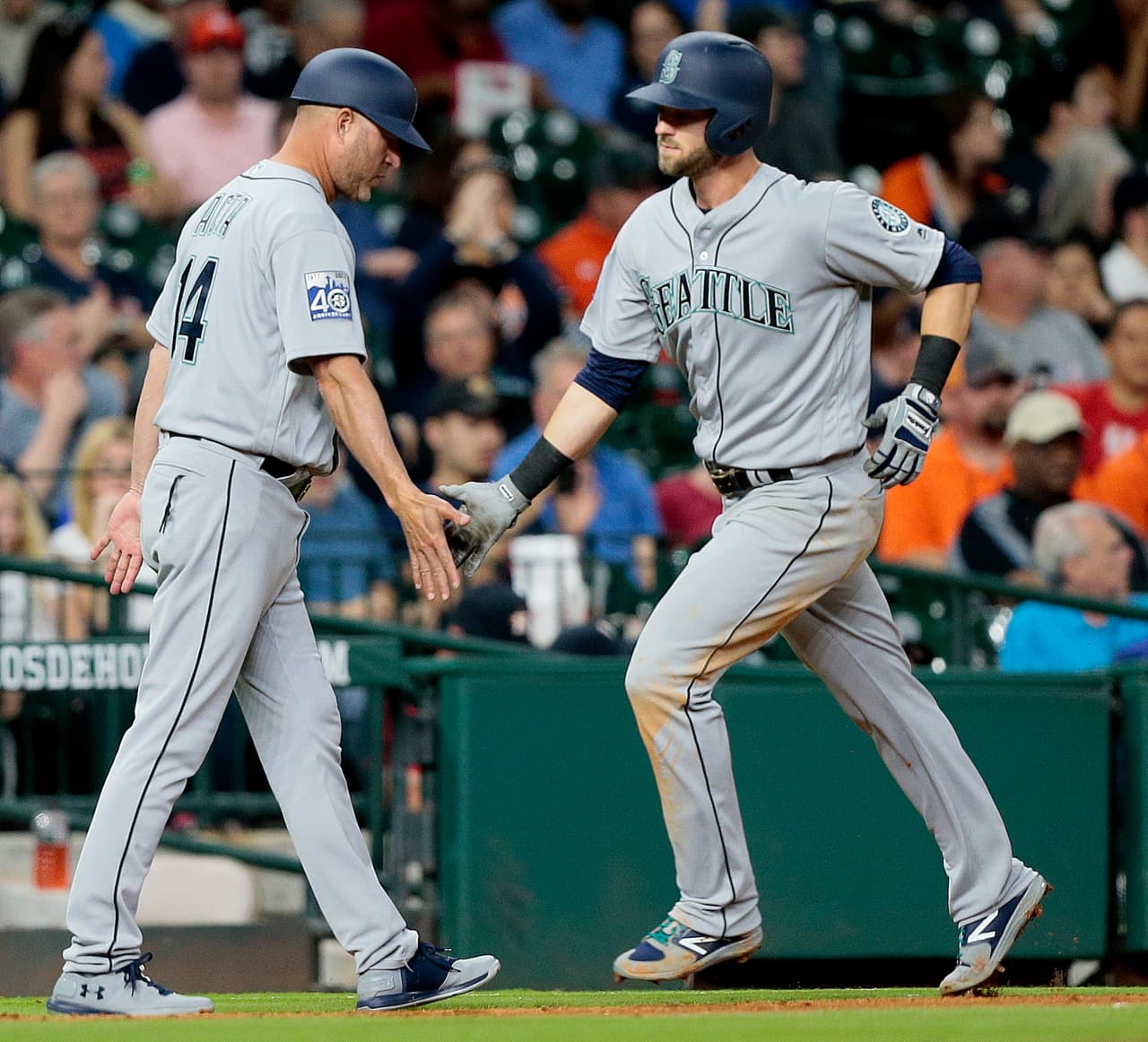 SEA 4 – 2 HOU: Mitch Haniger fue el valuarte ofensito para Seattle conectando un cuadrangular solitario y anotando 2 carreras.