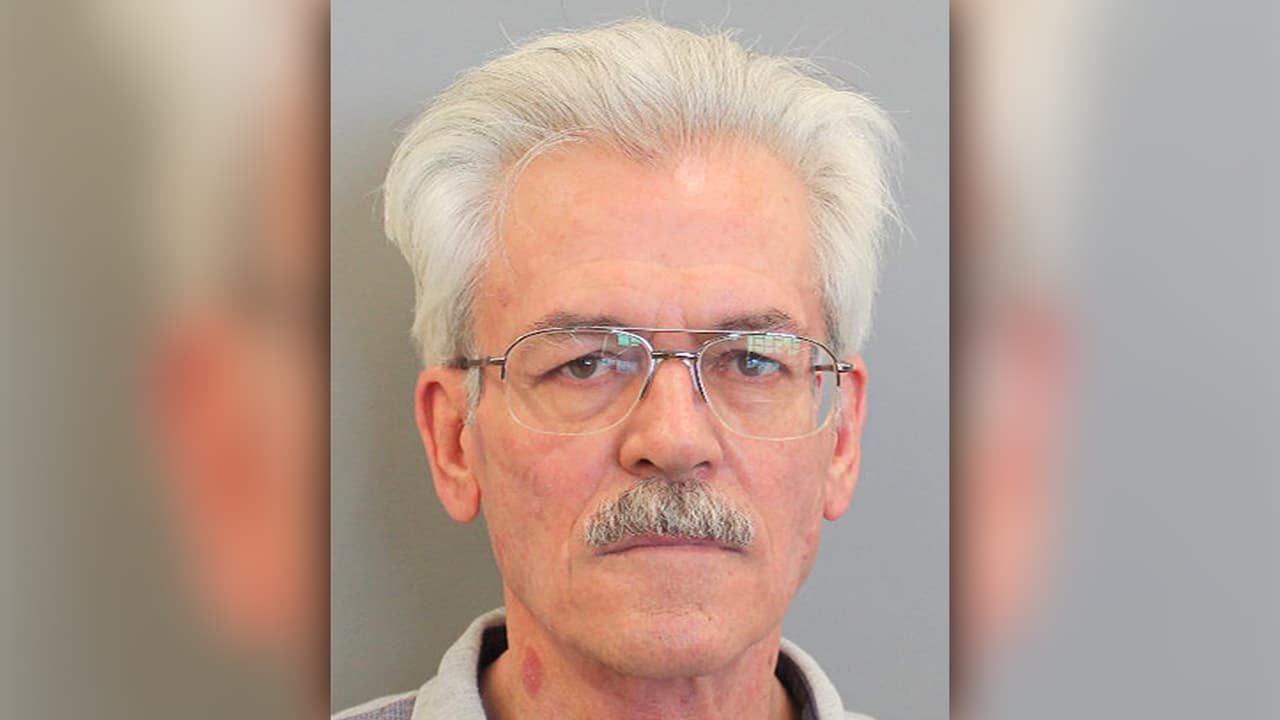 El sospechoso había instalado cámaras para grabar a las víctimas.