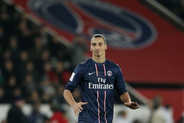 A sus 32 años lleva un récord de 358 goles y es delantero en el Paris Saint-Germain.