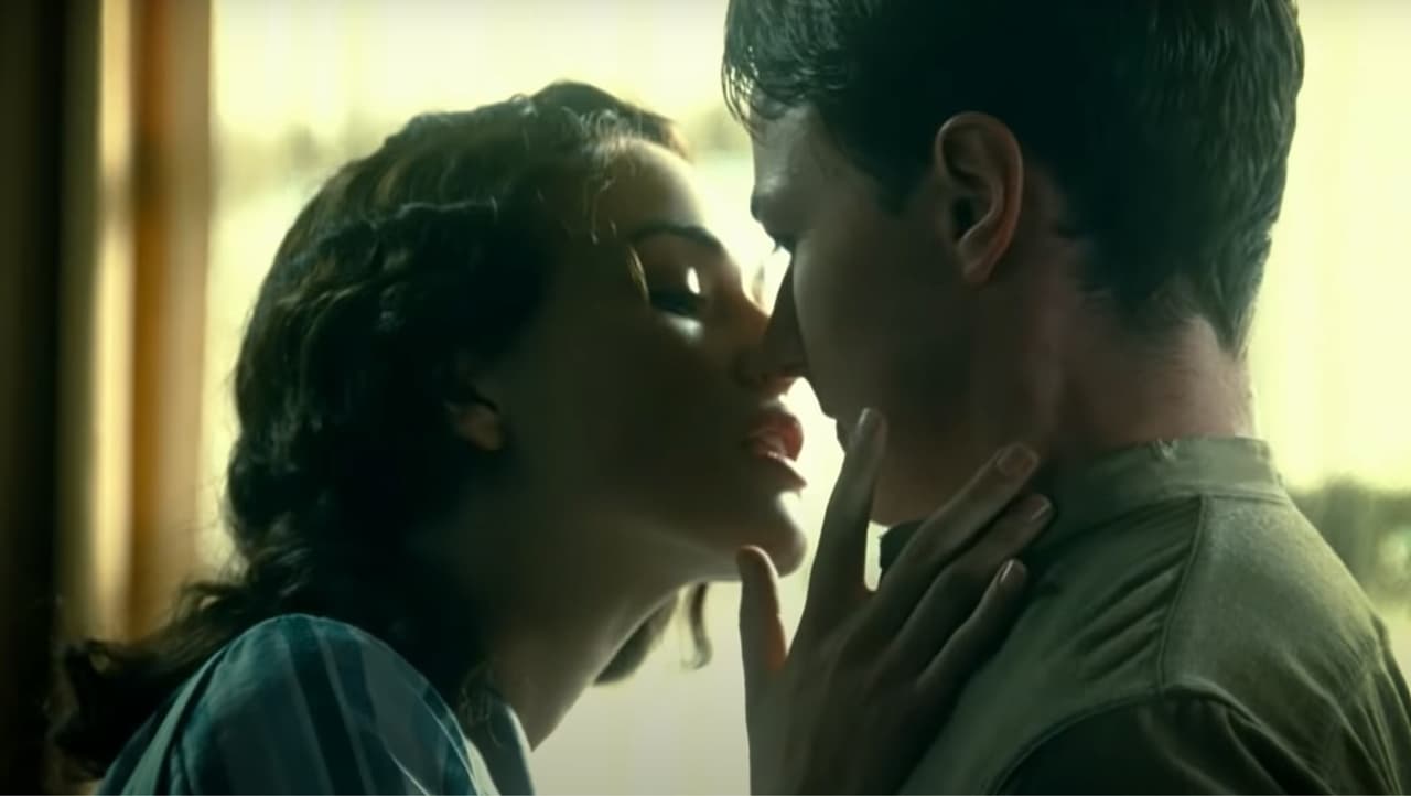 No obstante, Keira Knightley reveló al Chicago Tribune que su mejor beso había sido con el actor James McAvoy: “James es el mejor besador de todos”. Aunque, posiblemente su respuesta se vio influenciada por el hecho de que el actor se encontraba junto a ella cuando se le preguntó este dato curioso.