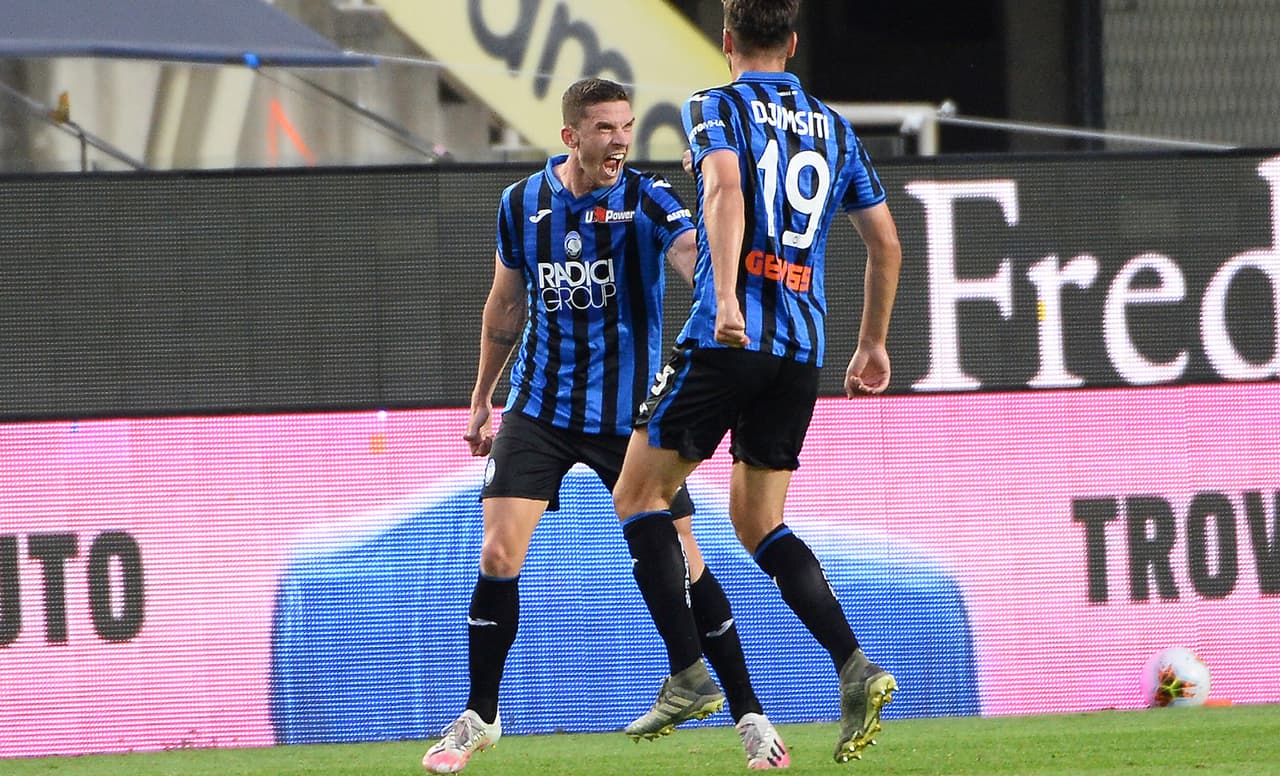 Bastaron diez minutos para que Atalanta creciera la ventaja. La jugada se desarrolló por la banda derecha, el balón dio la vuelta al otro costado y con un zurdazo cruzado desde el área grande, Gosens (55’) fusiló el arco de los de Gattuso.