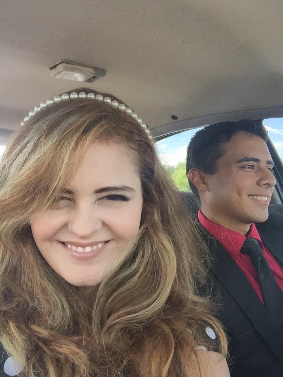 Al parecer, 
<b><a href="http://www.univision.com/temas/allisson-lozz">Allisson</a></b> y Eliú son muy unidos y van juntos a todos lados.