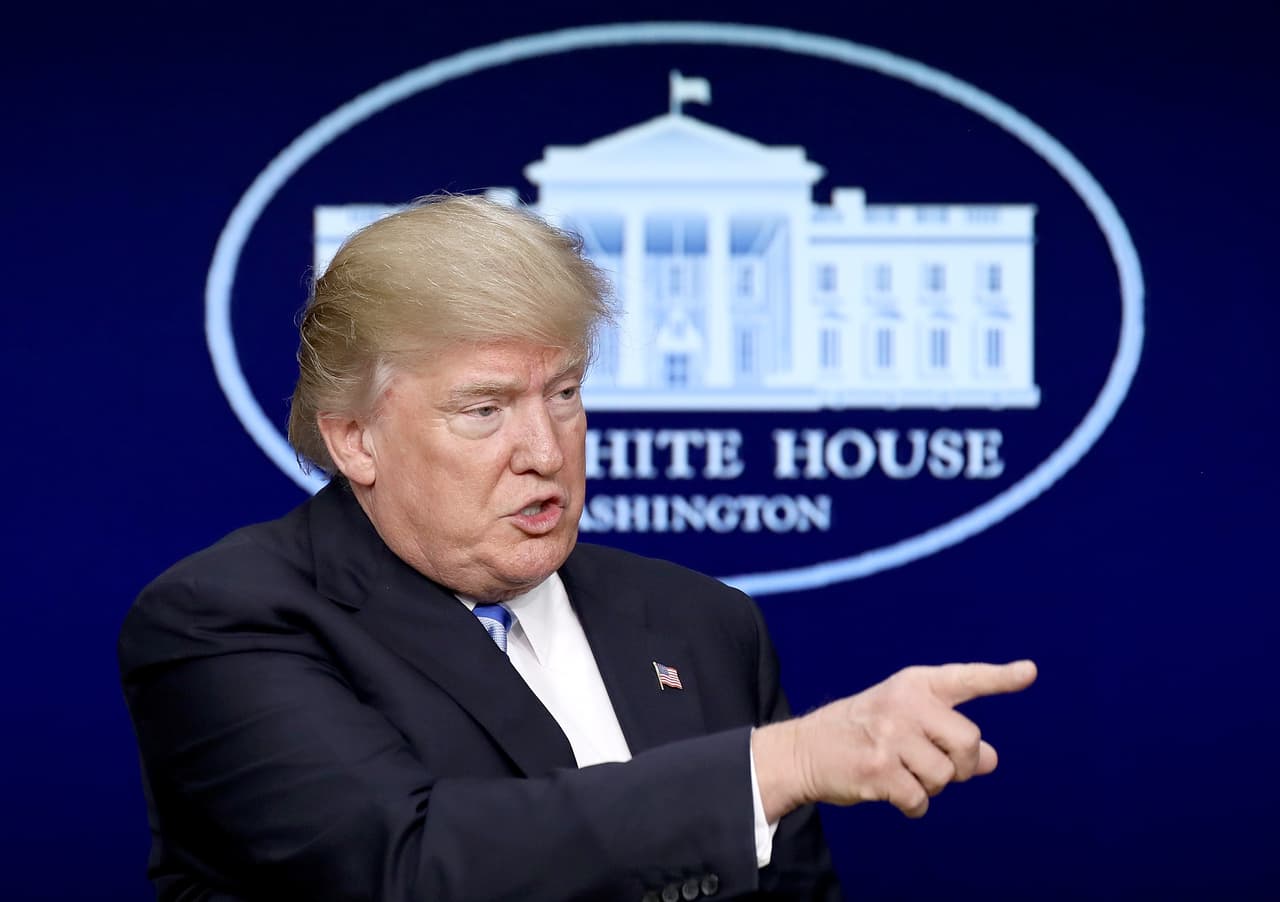 Trump defiende a Bill O'Reilly, el presentador de Fox News acusado de acoso sexual