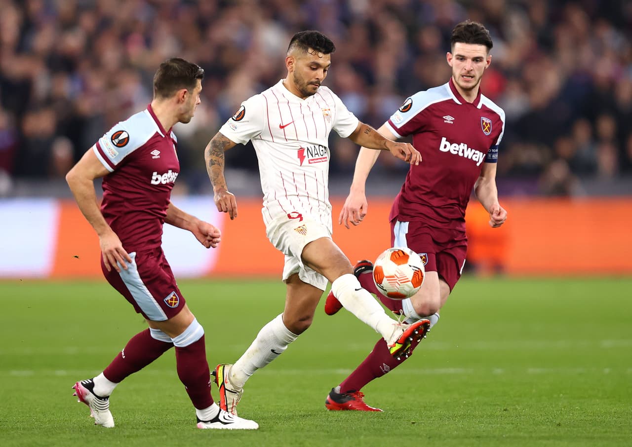 El West Ham derrotó 2-0 al Sevilla en tiempos extra para eliminarlo con un global de 2-1.