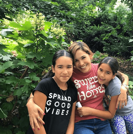 ¡Qué más puede pedir una madre!, Antonella y Michaella son unas niñas sanas y felices.