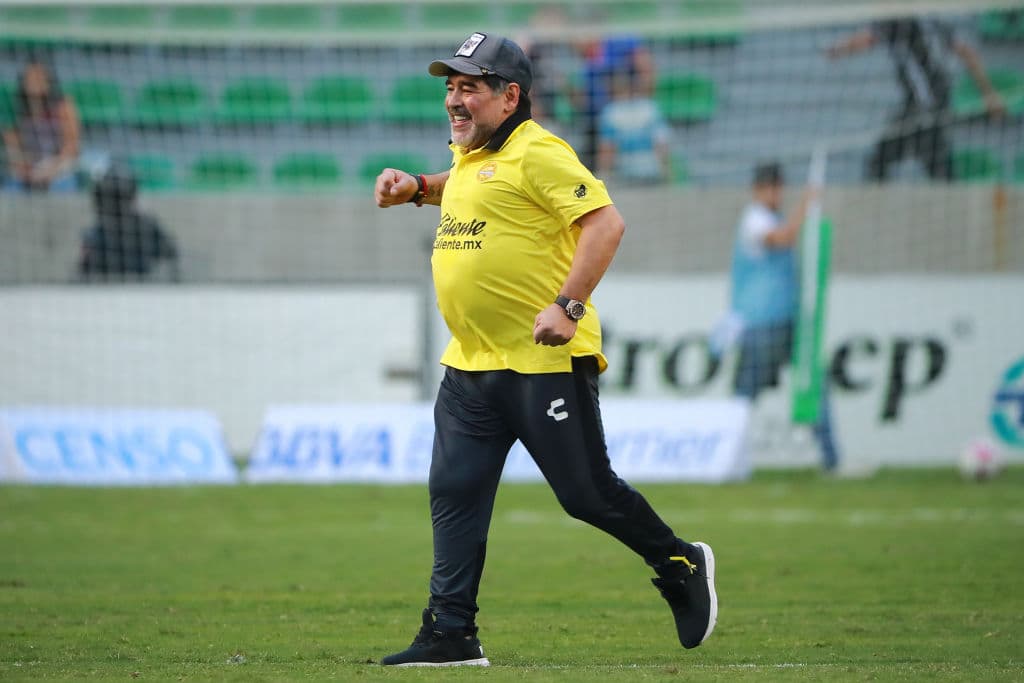 Septiembre de 2018: Diego Maradona es nombrado técnico de Dorados de Sinaloa en el Ascenso MX, se evidencia un notable aumento de peso.
