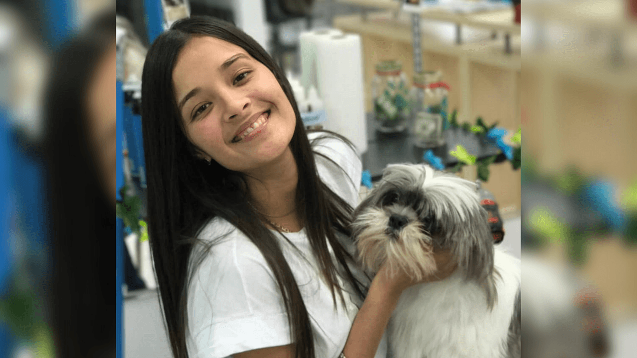 “Quisiera poder decirte cuánto te amo y abrazarte como antes”, publicó recientemente 
<a href="https://www.instagram.com/bereliznichole_/" target="_blank">Berenice Rodríguez</a>, hermana de 
<a href="https://www.univision.com/local/puerto-rico-wlii/ascenso-y-caida-de-felix-el-diamante-verdejo-tras-ser-acusado-del-asesinato-de-keishla-rodriguez-en-puerto-rico">Keishla</a> en una historia de Instagram con una foto de su hermana de fondo.
<br>