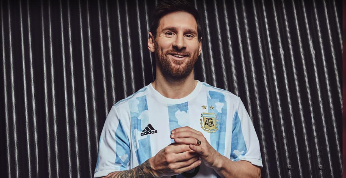 Aficionado pagó más de medio millón de dólares por una estampa Panini de Lionel Messi en Brasil 2014.