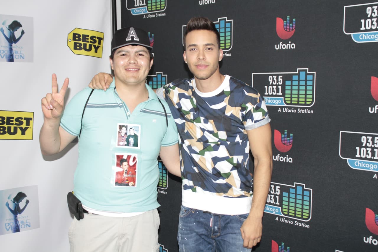 Prince se portó muy amable y se tomó muchas fotos con sus seguidores.