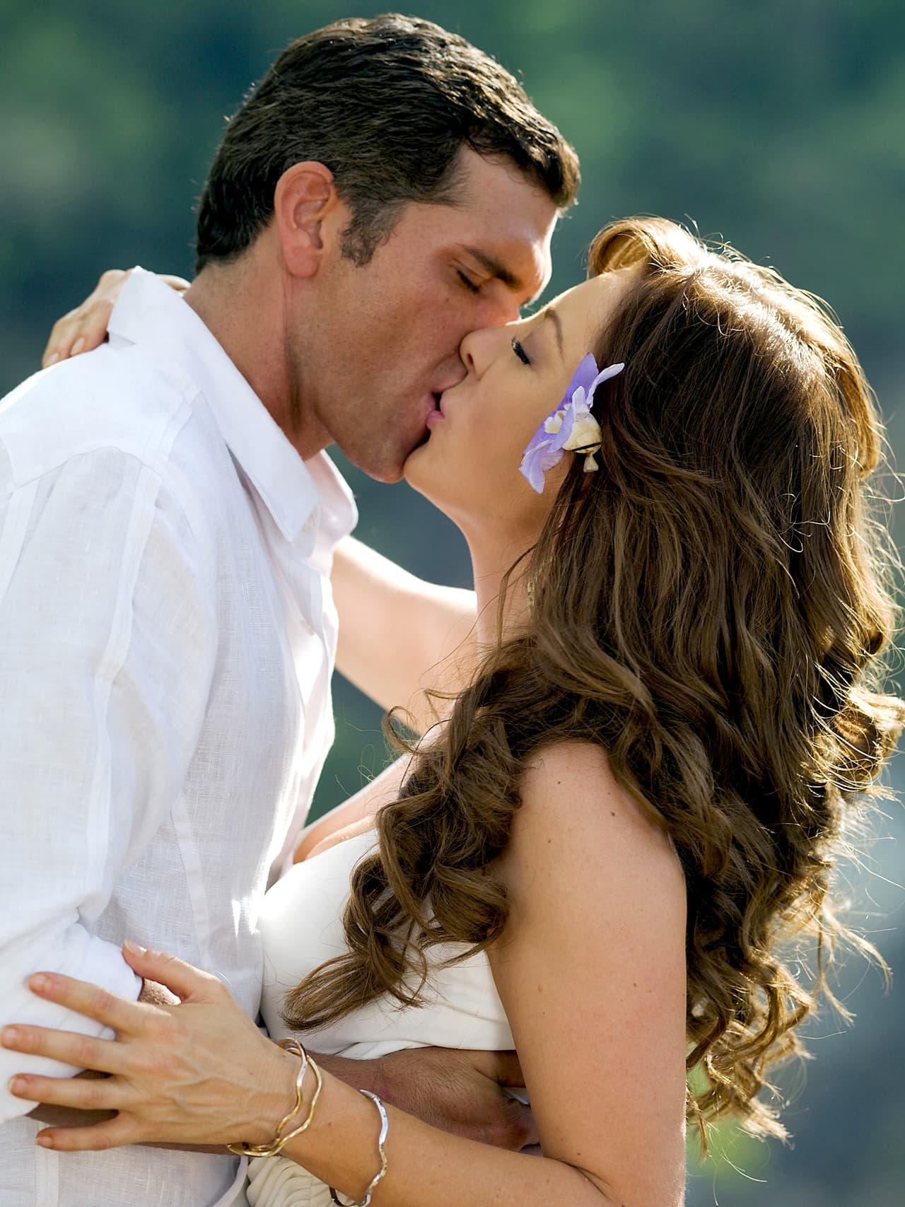 Sin embargo, Edith González, acompañada por el peruano Christian Meier y Génesis Rodríguez como su hija y tercera en discordia, hizo estallar las pantallas con sus escenas cargadas de pasión.