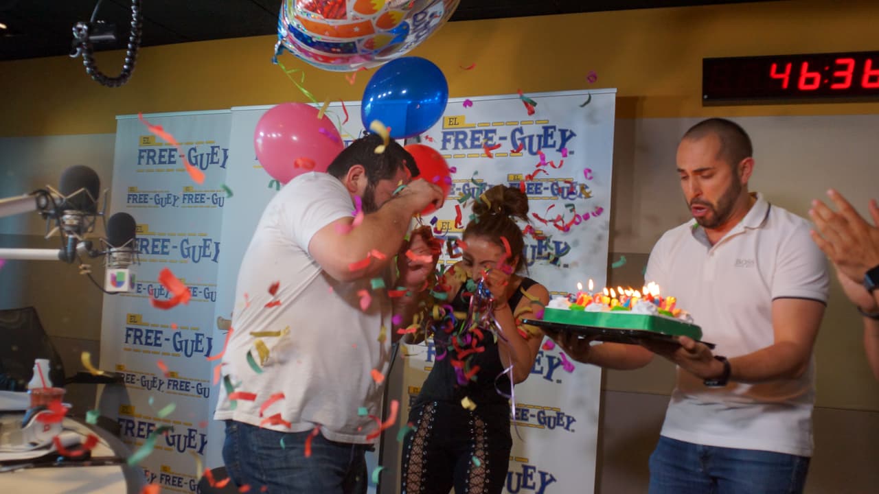 De repente la celebración siguió con confetti.