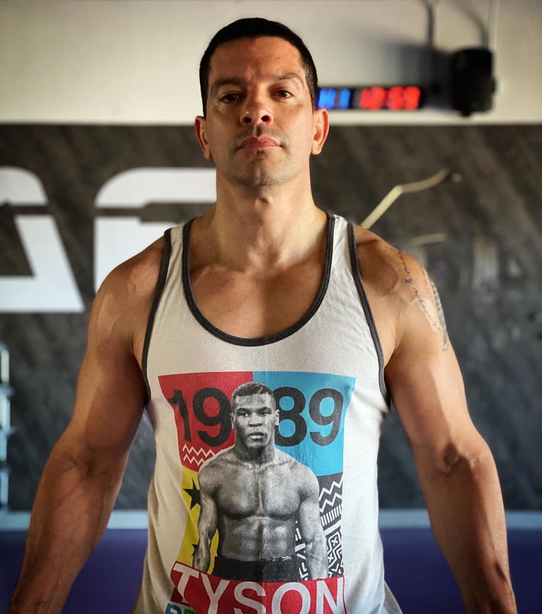 El 10 de octubre, Yahir difundió a través de un video de Instagram que sujetos armados le robaron sus cosas al salir de un gimnasio, también en la capital azteca. Con el cantante sumaron tres los famosos que fueron asaltados en México tan solo en el mes de octubre.