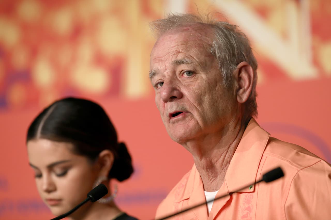 <b>Bill Murray</b>, por su parte, se divorció de su segunda esposa, Jennifer Butler, en el 2008. 
<b><a href="https://www.univision.com/entretenimiento/chismes/bill-murray-se-perdio-la-gala-de-los-emmy-por-acudir-a-la-boda-de-su-hijo">El actor tiene 6 hijos</a></b>, varios de ellos de mayor edad que Selena Gómez.