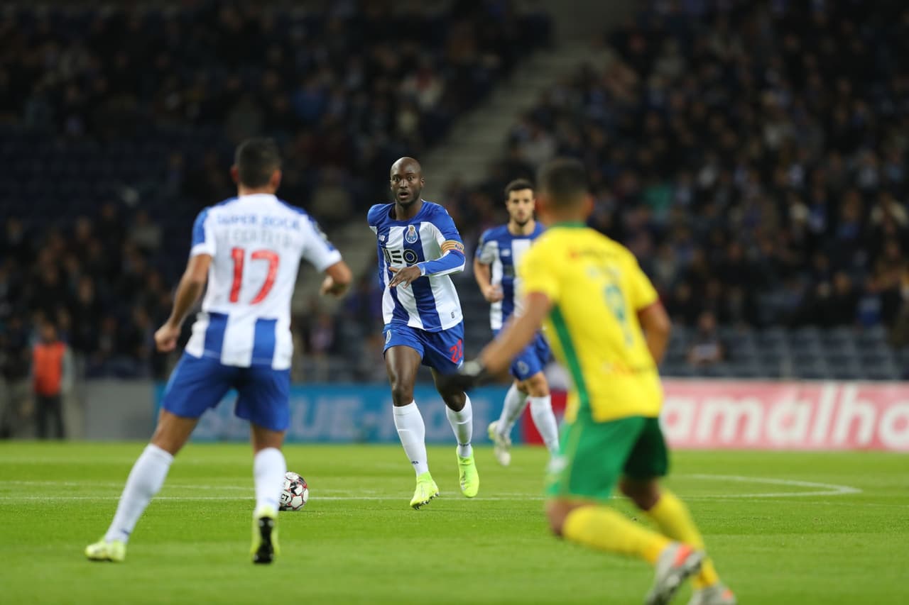 Porto no afloja el paso y se mantiene a un triunfo del liderato en la Primeira Liga de Portugal.