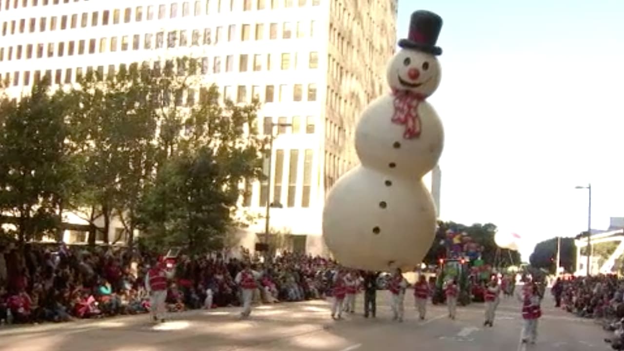 El desfile cumple 73 años y regresa luego de dos años en los que no se realizó por la pandemia y las lluvias.