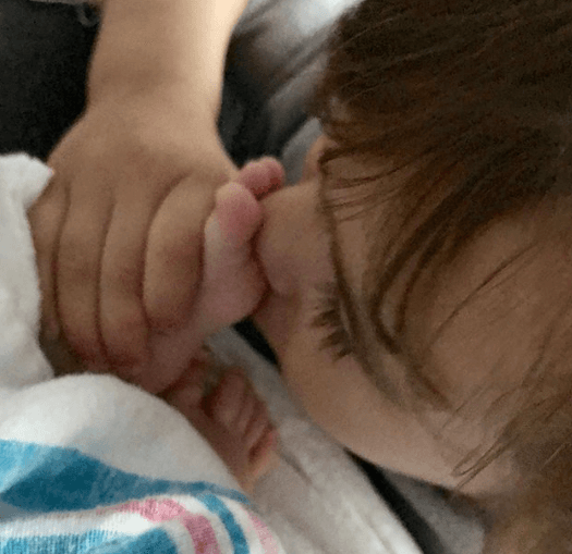 Tal y como lo han contado los orgullosos papás, el amor entre hermanos surgió desde el primer momento.