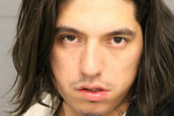 Presentan cargos a sospechoso de robar un automóvil con una niña de tres años dentro