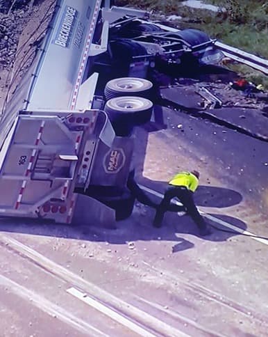 Al menos una persona muerta en un choque ocurrido en la I-80 este lunes. Hay varios vehículos involucrados. Tome precauciones pues hay varios carriles cerrados en esa área.