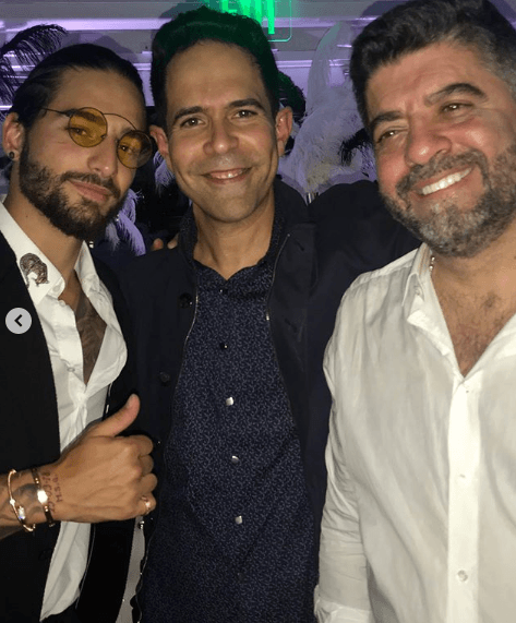 El nutriólogo y entrenador destacó
<b> <a href="https://www.univision.com/musica/rumba-ejercicio-y-familia-asi-pasa-maluma-un-fin-de-semana-en-medellin-colombia-video">la dedicación de Maluma</a></b> ya que, aseguró, después de viajes de más de 10 horas el cantante prefiere hacer ejercicio en el hotel que irse a dormir.