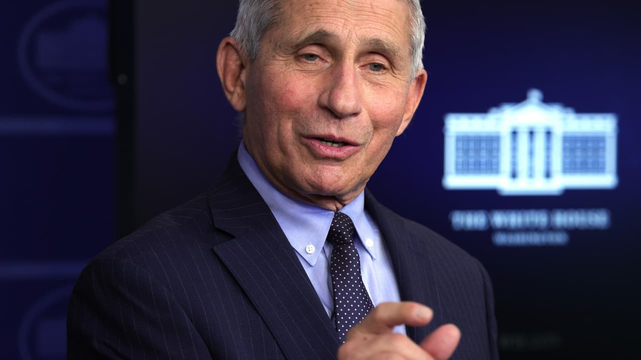 Fauci, ahora asesor de Biden, afirma que es liberador "dejar que la ciencia hable"