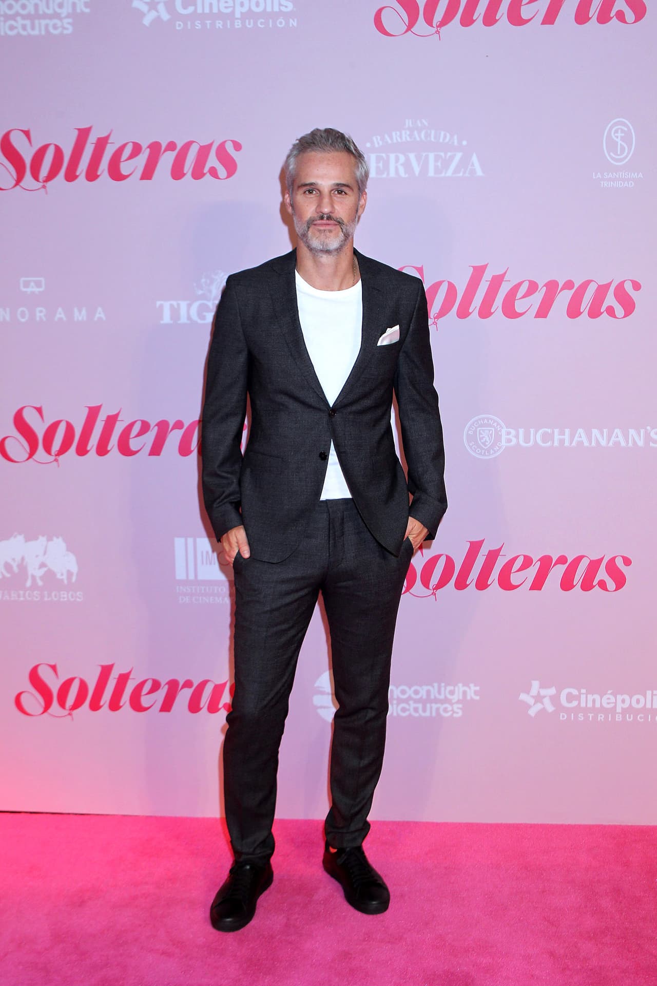 Desde ese día, también se ha dicho que supuestamente le fue amputada una pierna a raíz del cuadro que presentó y que lo llevó a recibir atención médica de urgencia en México. 
<br>