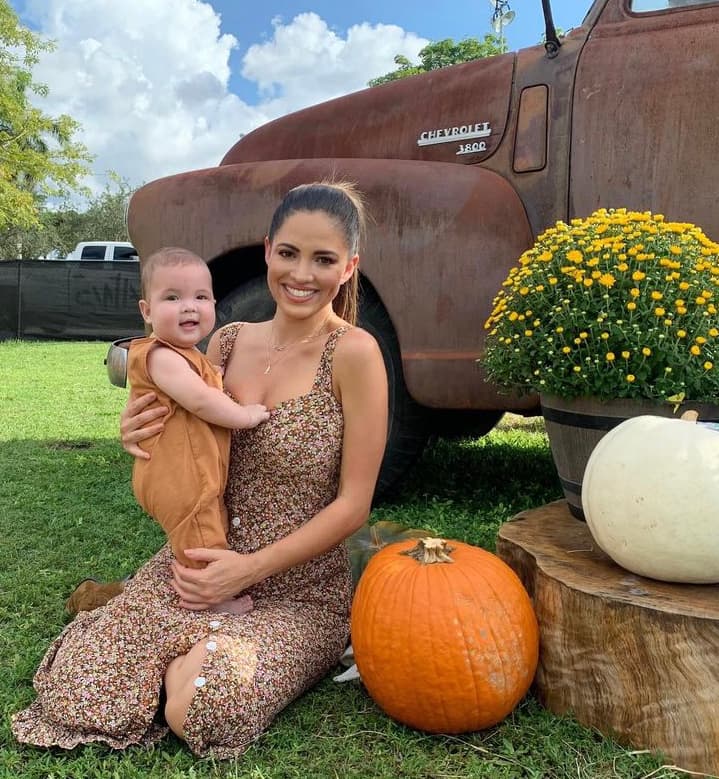 Tras unos días de angustia y una cesárea de emergencia, el miércoles 22 de abril de 2020,
<b>Pamela Silva cumplió su mayor sueño cuando dio a luz al pequeño Ford, “la bendición más grande de su vida”.</b>
<br>