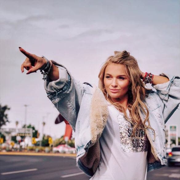 A los medios de comunicación también les envió un mensaje: "Y para todos los medios que lo han publicado en su Twitter haciéndolo noticia, de verdad yo creo que ya es hora de que empecemos a buscar cosas un poquito más interesantes que anunciar", finalizó Irina.