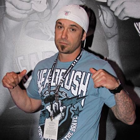 El papá de Justin Bieber se casó en el 1990 con Pattie Mallette, de quien se divorció en el 1994, el mismo año en que el cantante nació. En el 2006, volvió al altar con Erin Bieber, madre de sus otros dos hijos, pero la relación finalizó en el 2013.