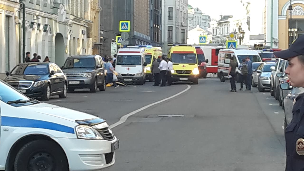 La ambulancia llegó para asistir a las personas que resultaron heridas.