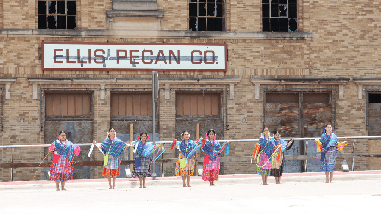 Lo que una vez fue un espacio para promover el racismo, ahora es para la inclusión de culturas.
