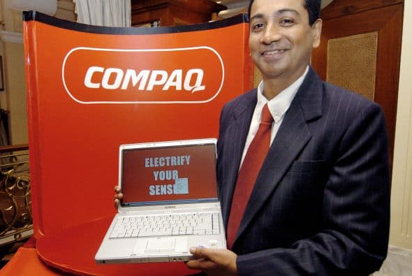 En noviembre del 2001 fue comprada por Hewlett-Packard por 25,000 millones de dólares.