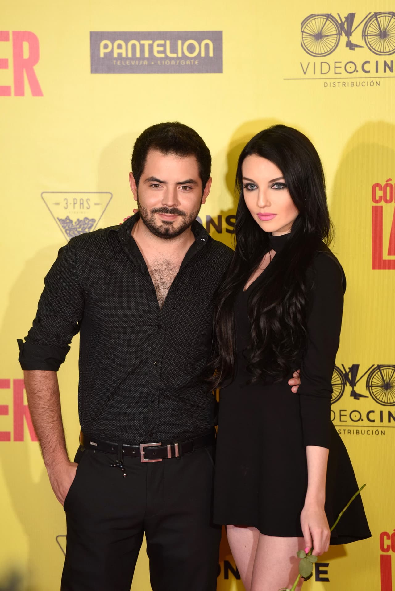 Aunque entendió a su mamá, José Eduardo Derbez insistió en que "
<b><a href="https://www.univision.com/famosos/jose-eduardo-derbez-asegura-que-un-asunto-pendiente-con-su-ex-los-obligara-a-compartir-un-ser-especial-fotos" target="_blank">una relación es de dos</a></b>, nosotros sabemos por qué hacemos las cosas y por qué no, y se acabó. Por eso mandé el comunicado diciendo 'pues ya se acabó'".